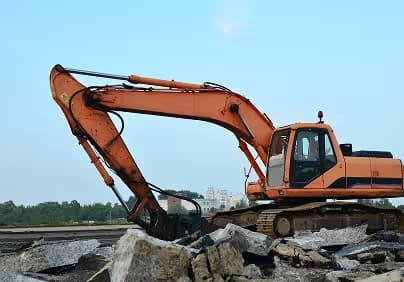 Rapid breakdown support damaged excavator idle site